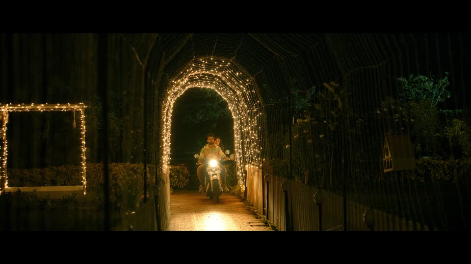Ranga Ranga Vaibhavanga (2022) Hindi Dubbed Movie screenshot 3