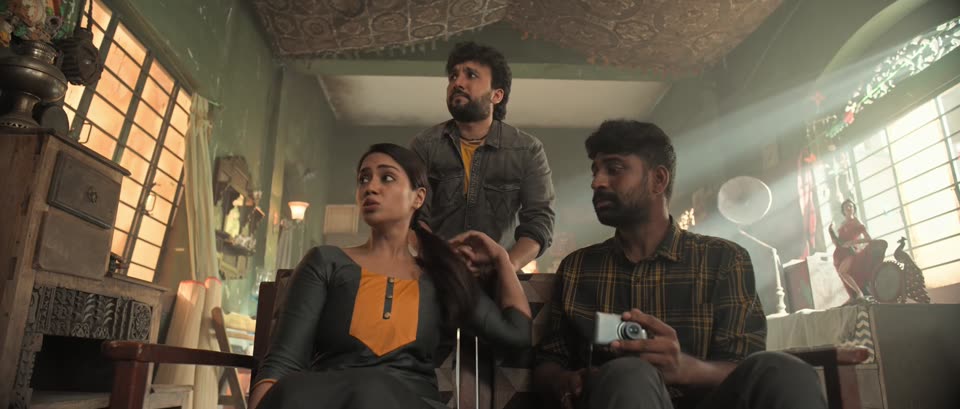 Bloody Mary (2022) Hindi Dubbed Movie screenshot 2