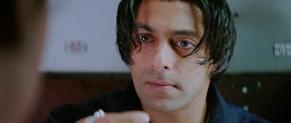 Tere Naam (2003) Hindi Movie screenshot 3