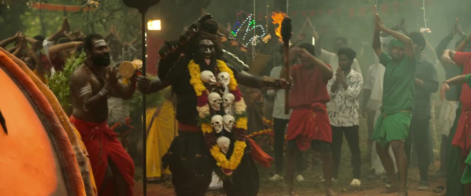 Gangers (2025) Hindi Dubbed Movie screenshot 6
