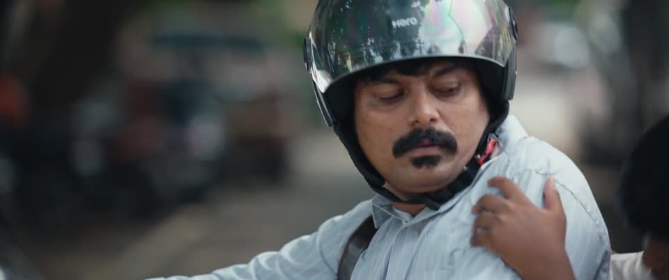 Tourist Family (2025) Hindi Dubbed Movie screenshot 2