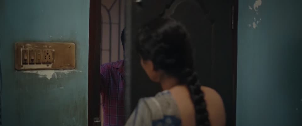 Tourist Family (2025) Hindi Dubbed Movie screenshot 4