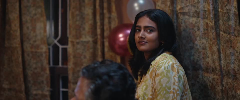 Tourist Family (2025) Hindi Dubbed Movie screenshot 5