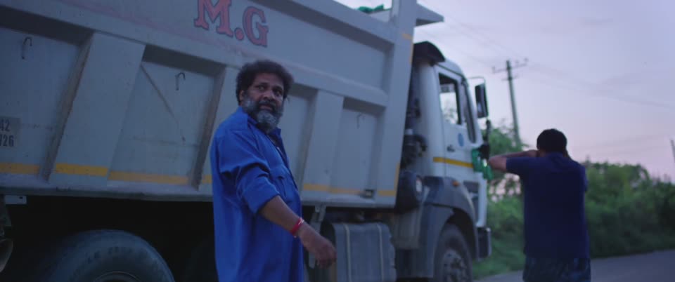 Paru Parvathy (2025) Hindi Dubbed Movie screenshot 5