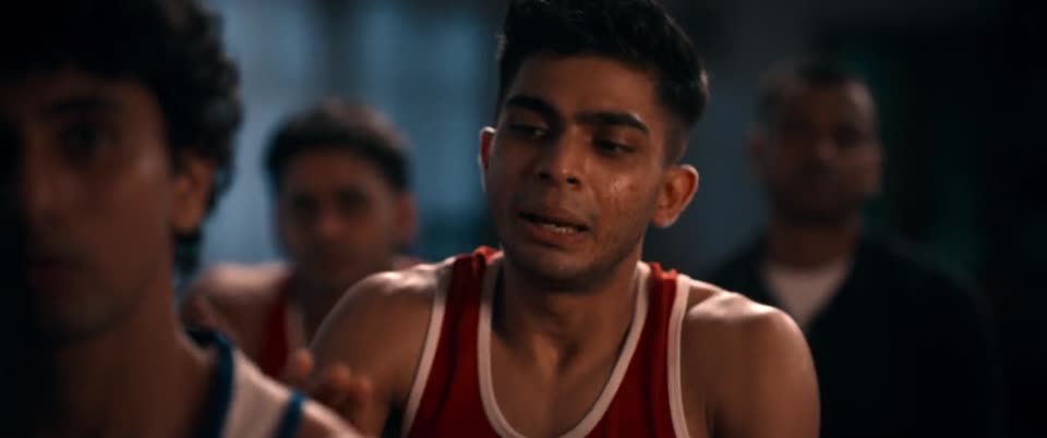 Alappuzha Gymkhana (2025) Hindi Dubbed Movie screenshot 5