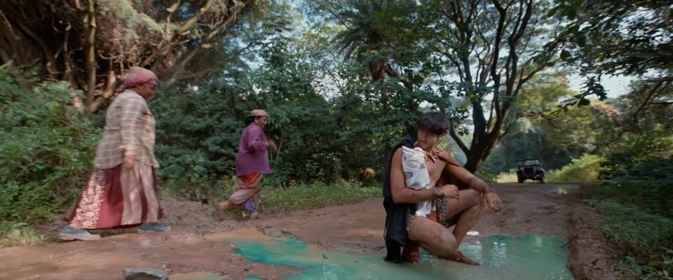 Manada Kadalu (2025) Hindi Dubbed Movie screenshot 3