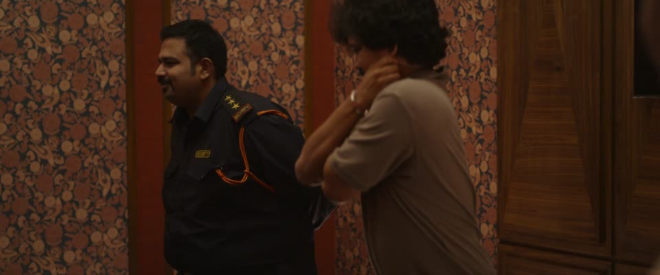 Edagaiye Apaghatakke Karana (2025) Hindi Dubbed Movie screenshot 3