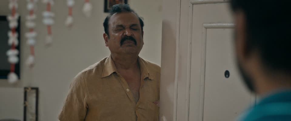 Show Time (2025) Hindi Dubbed Movie screenshot 6
