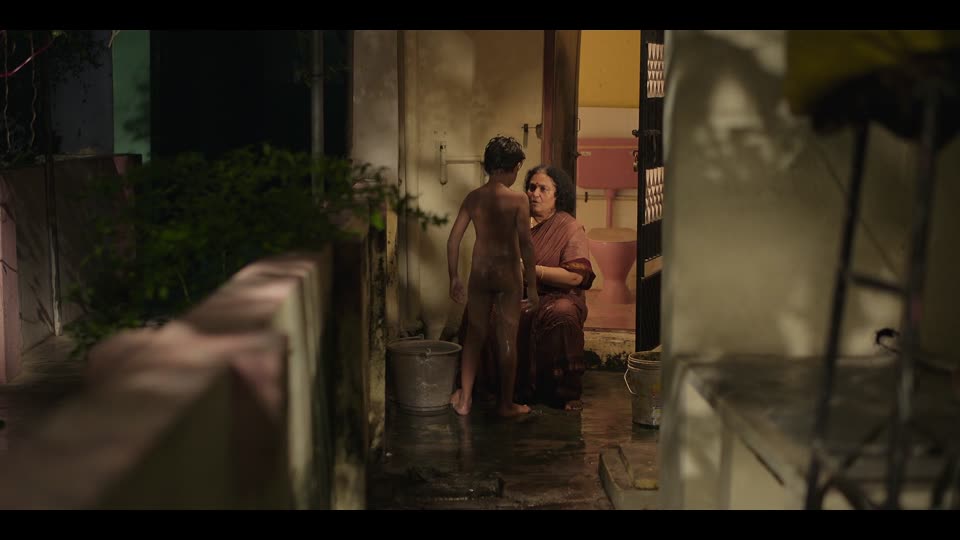 Paranthu Po Fly Away (2025) Hindi Dubbed Movie screenshot 2