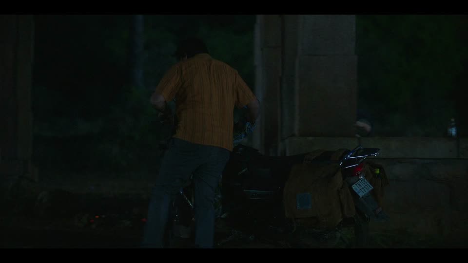 Paranthu Po Fly Away (2025) Hindi Dubbed Movie screenshot 3