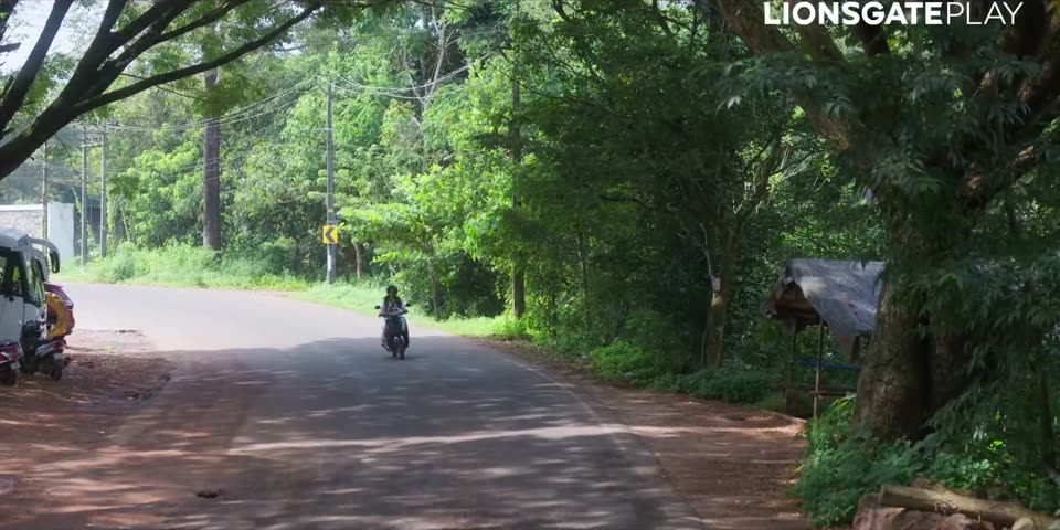 Soothravakyam (2025) Hindi Dubbed Movie screenshot 2