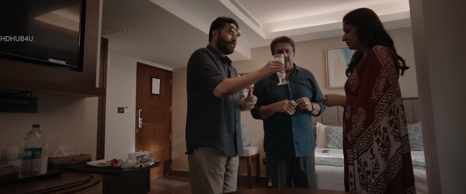 Dominic and the Ladies Purse (2025) Hindi Dubbed Movie screenshot 1