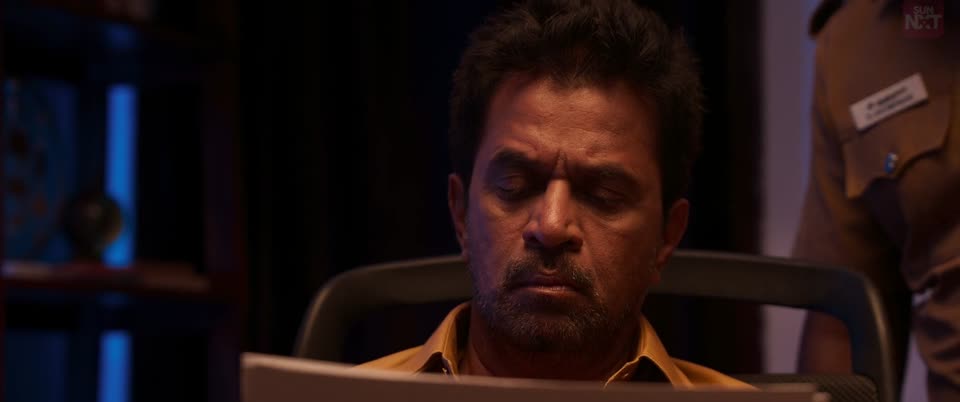 Theeyavar Kulaigal Nadunga (2025) Hindi Dubbed Movie screenshot 2