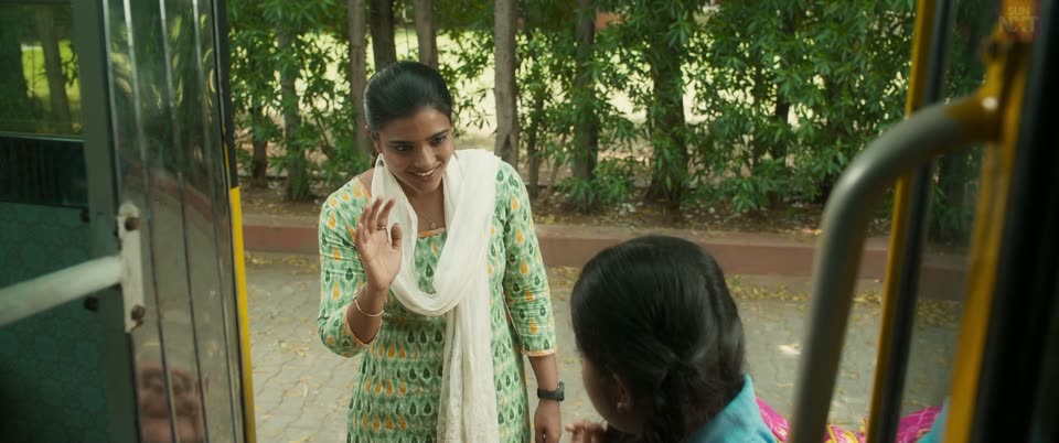 Theeyavar Kulaigal Nadunga (2025) Hindi Dubbed Movie screenshot 5