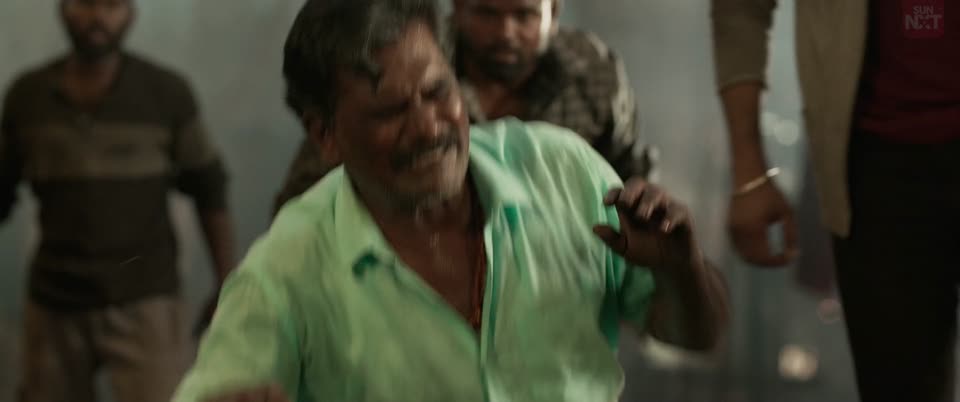 Theeyavar Kulaigal Nadunga (2025) Hindi Dubbed Movie screenshot 6