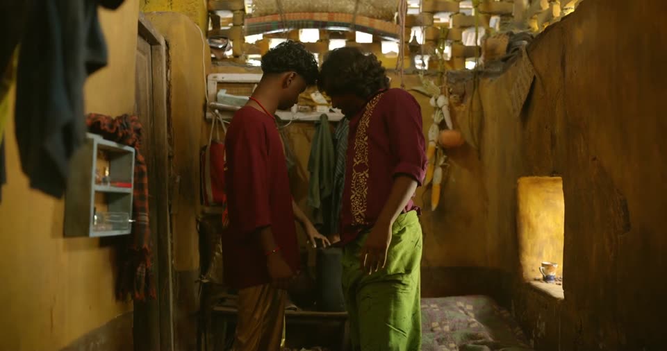 Pennum Porattum (2026) Hindi Dubbed Movie screenshot 1