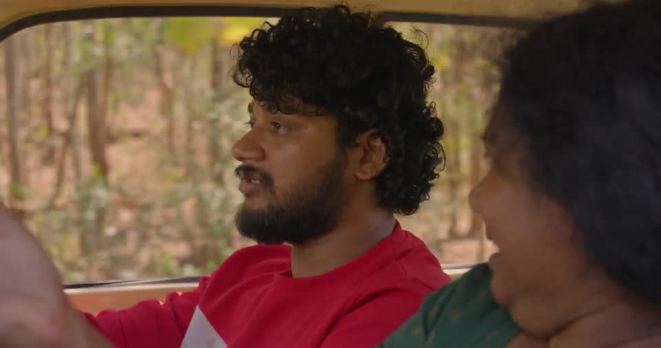 Pennum Porattum (2026) Hindi Dubbed Movie screenshot 2