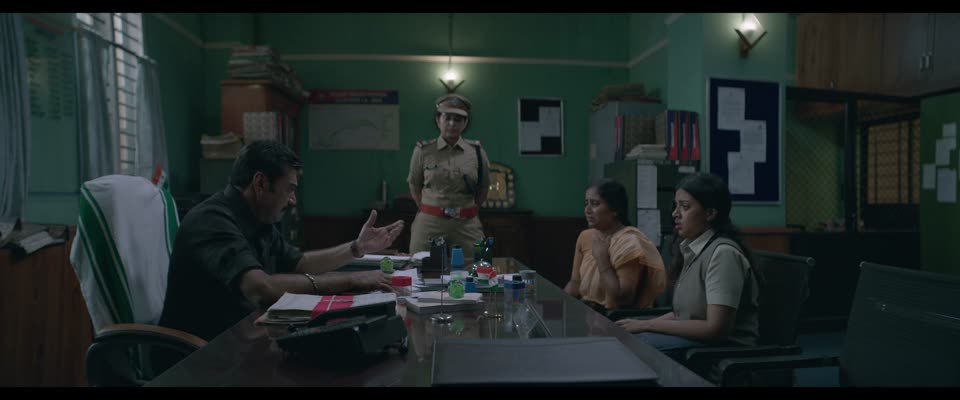 Valathu Vashathe Kallan (2026) Hindi Dubbed Movie screenshot 1