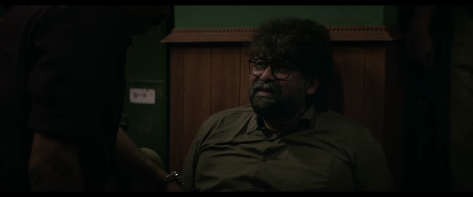 Valathu Vashathe Kallan (2026) Hindi Dubbed Movie screenshot 4