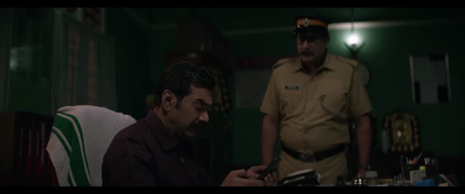 Valathu Vashathe Kallan (2026) Hindi Dubbed Movie screenshot 5
