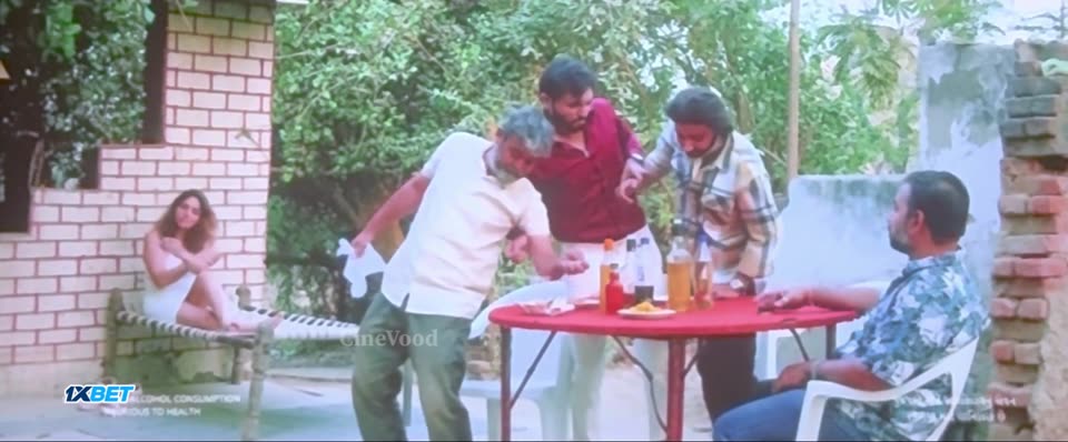 Surti Locho (2026) Gujarati Movie screenshot 4