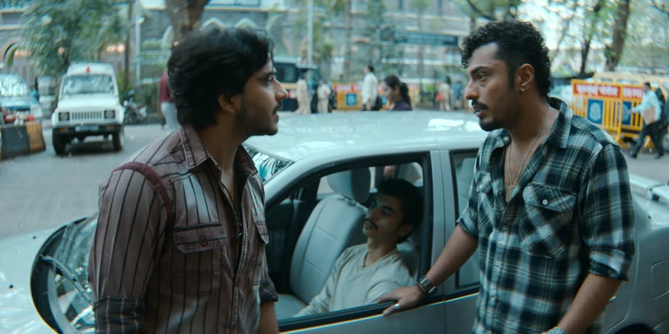 Chaar Yaar (2026) S01 Hindi Series screenshot 3