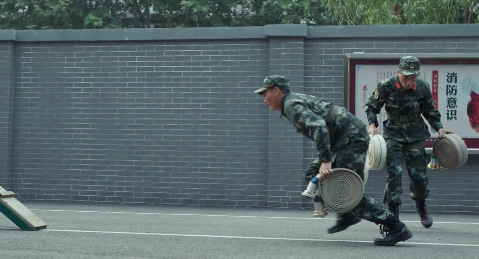 The Bravest (2019) Hindi Dubbed Movie screenshot 1