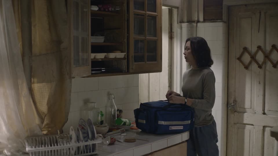 Outside (2024) Hindi Dubbed Movie screenshot 1