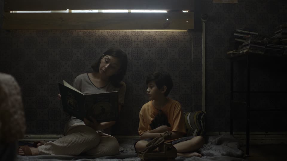 Outside (2024) Hindi Dubbed Movie screenshot 5