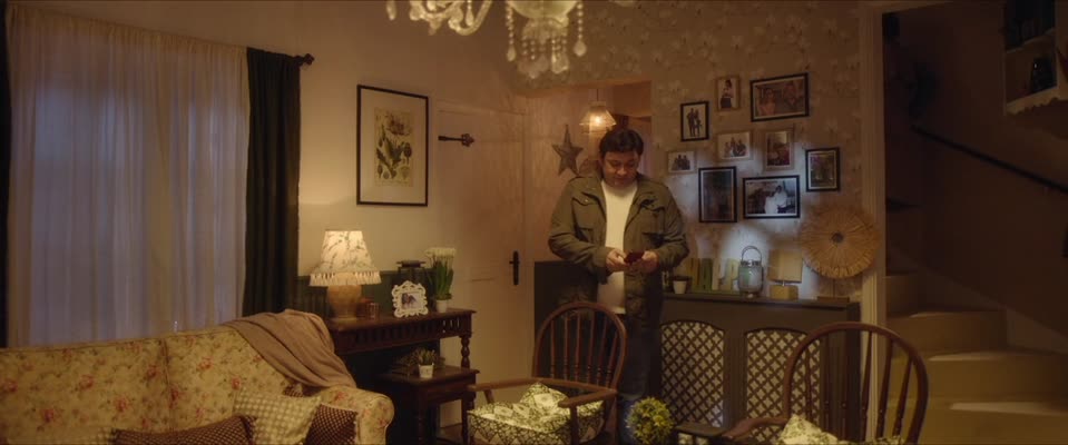 Binny and Family (2024) Hindi Dubbed Movie screenshot 3
