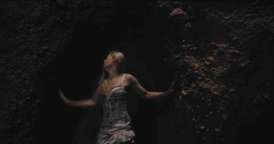 Escape (2024) Hindi Dubbed Movie screenshot 5