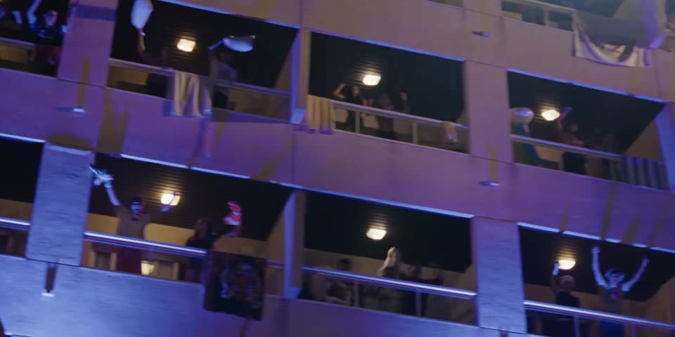 Graduation Trip Mallorca (2025) Hindi Dubbed Movie screenshot 6