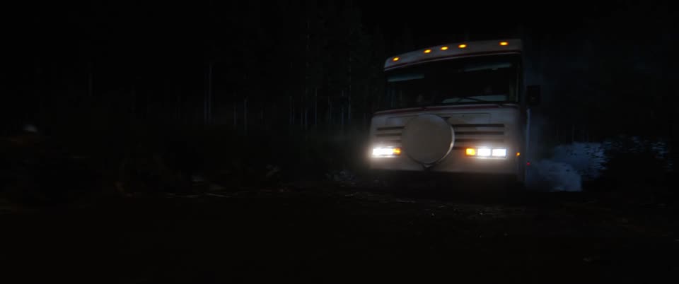 Final Destination Bloodlines (2025) Hindi Dubbed Movie screenshot 6