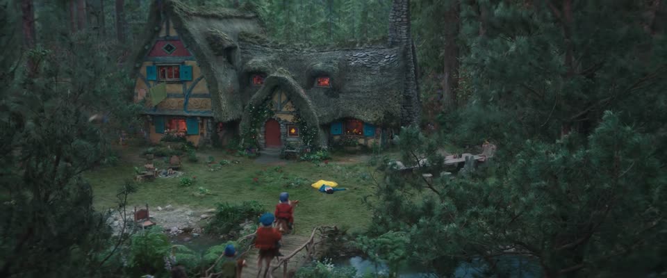 Snow White (2025) Hindi Dubbed Movie screenshot 5
