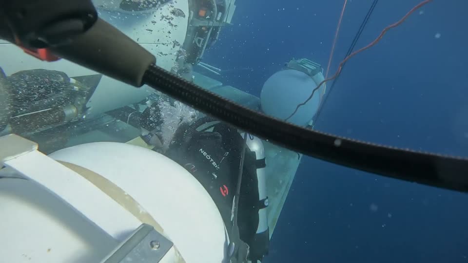Titan: The OceanGate Disaster (2025) Hindi Dubbed Movie screenshot 6