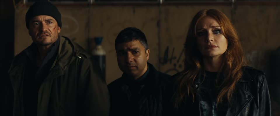 Deep Cover (2025) Hindi Dubbed Movie screenshot 4