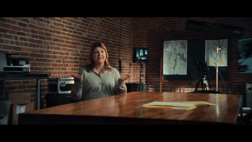Trainwreck P.I. Moms (2025) Hindi Dubbed MOvie screenshot 5
