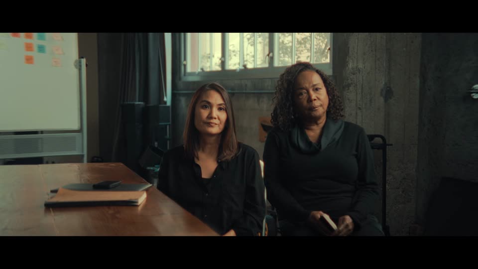 Trainwreck P.I. Moms (2025) Hindi Dubbed MOvie screenshot 6