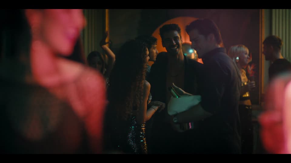 Fall for Me (2025) HIndi Dubbed Movie screenshot 1