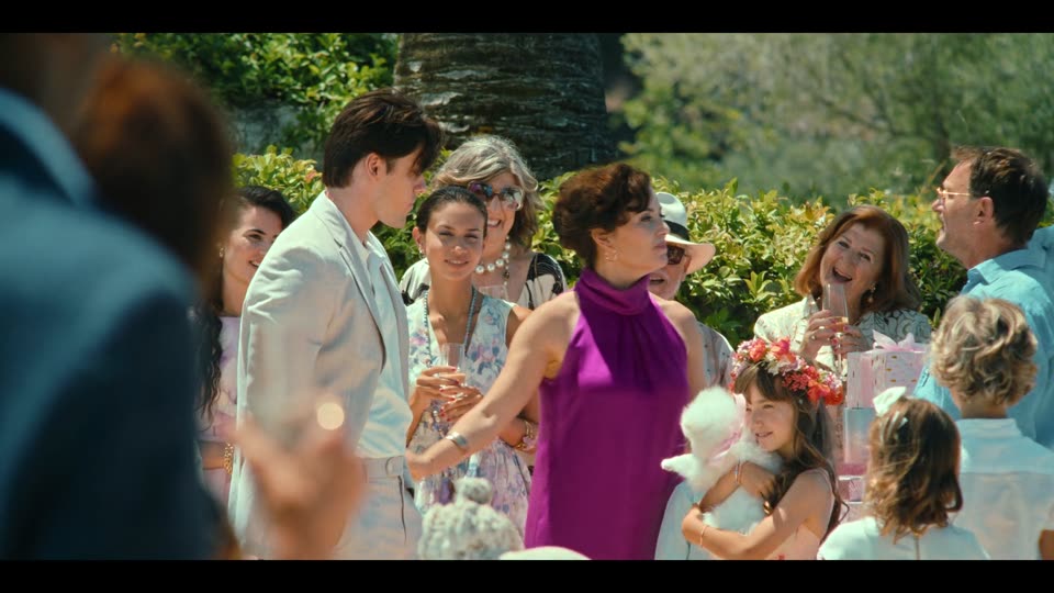 Fall for Me (2025) HIndi Dubbed Movie screenshot 5