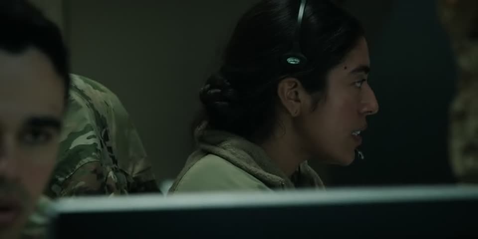A House of Dynamite (2025) Hindi Dubbed Movie screenshot 1