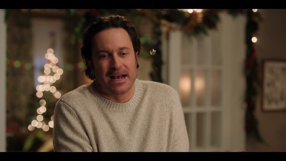 A Merry Little Ex-Mas (2025) Hindi Dubbed Movie screenshot 4