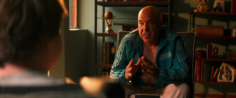 London Calling (2025) Hindi Dubbed Movie screenshot 5