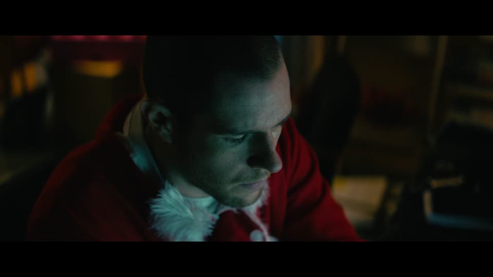 Jingle Bell Heist (2025) Hindi Dubbed Movie screenshot 3