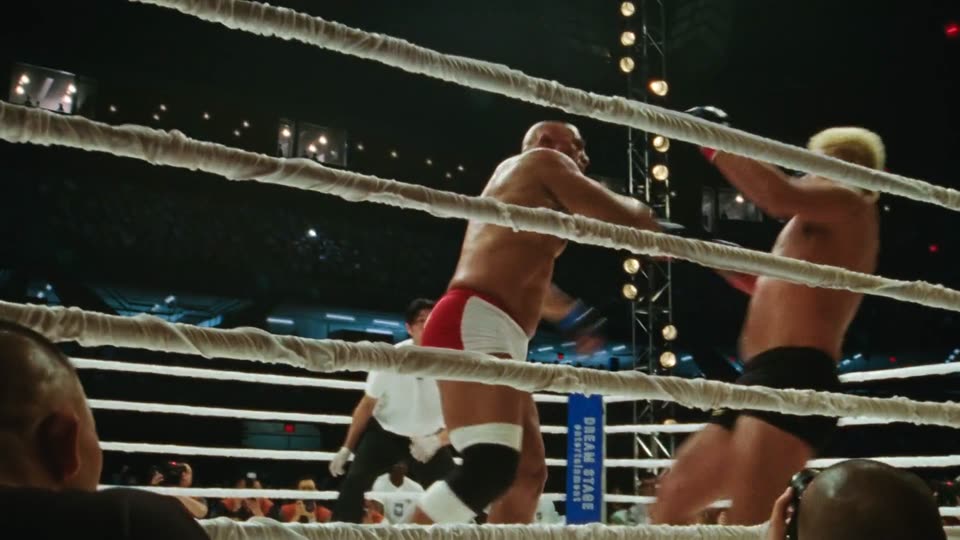The Smashing Machine (2025) Hindi Dubbed Movie screenshot 6