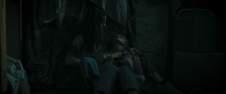 It Feeds (2025) Hindi Dubbed Movie screenshot 3