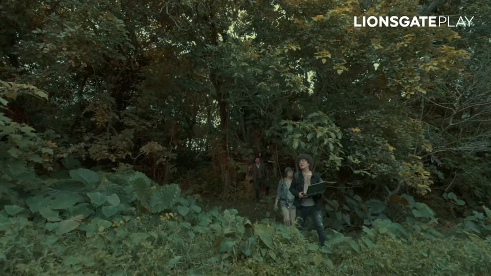 Return to the Jurassic (2025) Hindi Dubbed Movie screenshot 4