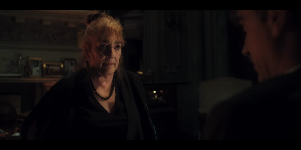 Crazy Old Lady (2025) Hindi Dubbed Movie screenshot 3