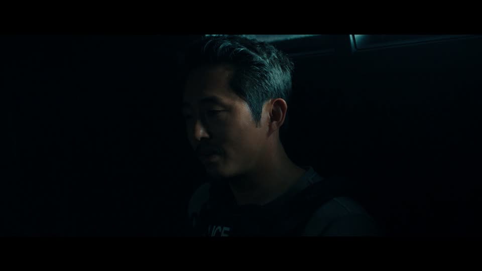The Rip (2026) Hindi Dubbed Movie screenshot 5