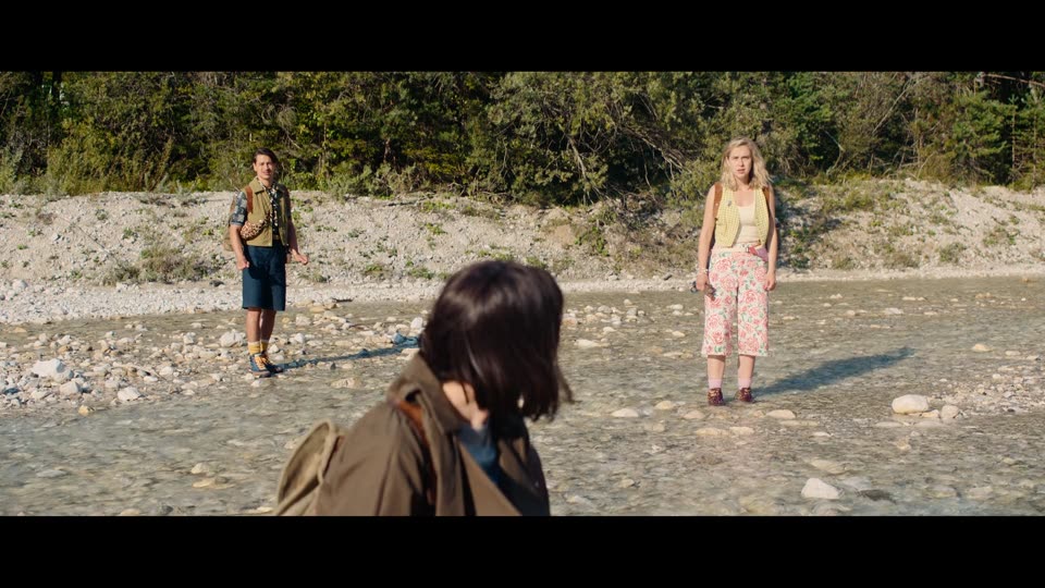 Eat Pray Bark (2026) Hindi Dubbed Movie screenshot 3